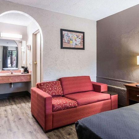 Econo Lodge GainesvilleGainesville  Kültér fotó