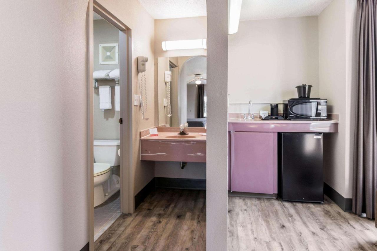 Econo Lodge GainesvilleGainesville  Kültér fotó